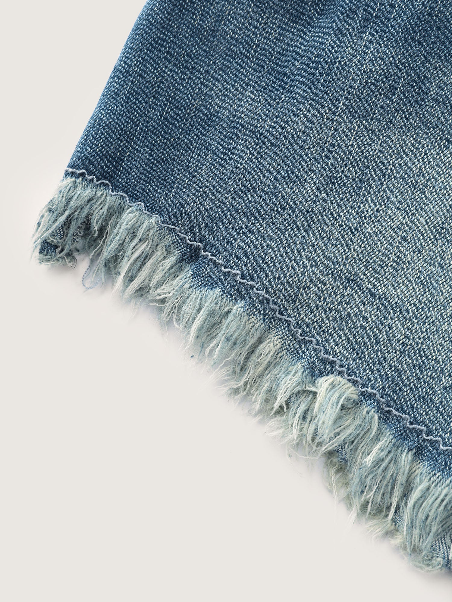 Stretchy Raw Hem Denim Shorts